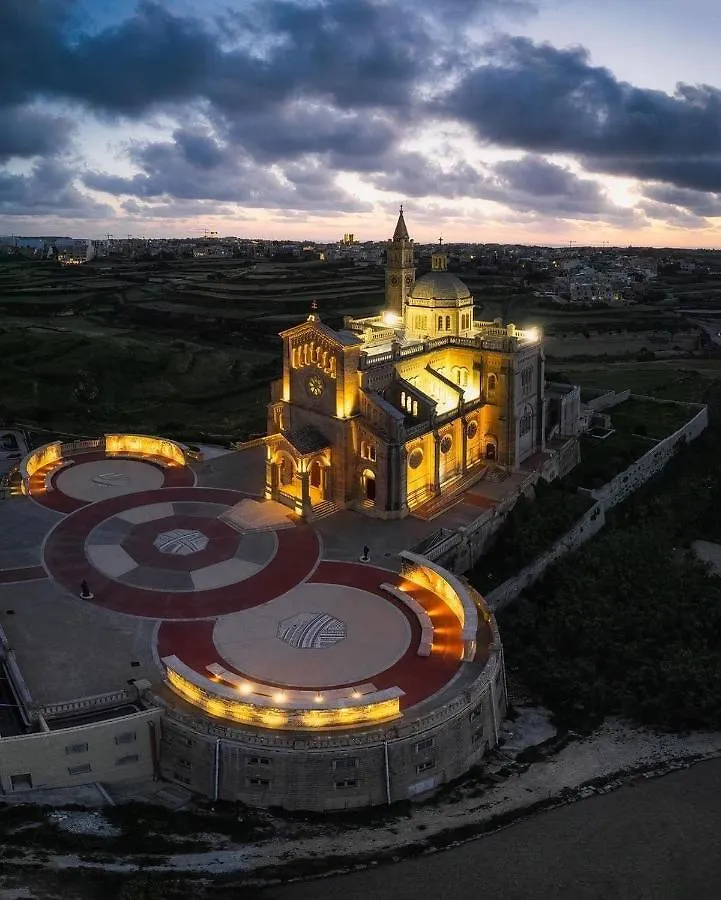 The Exiles Hotel Sliema 0*,