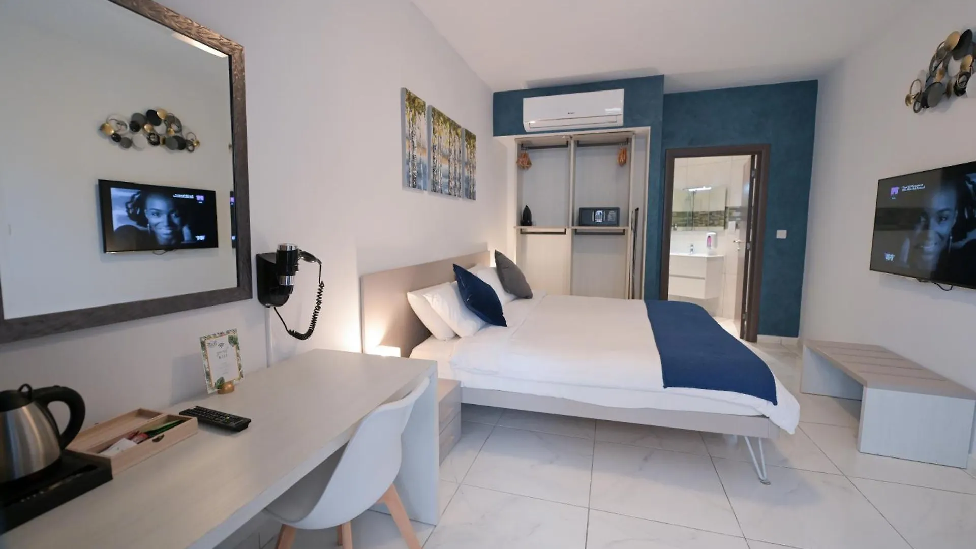 The Exiles Hotel Sliema 0*,