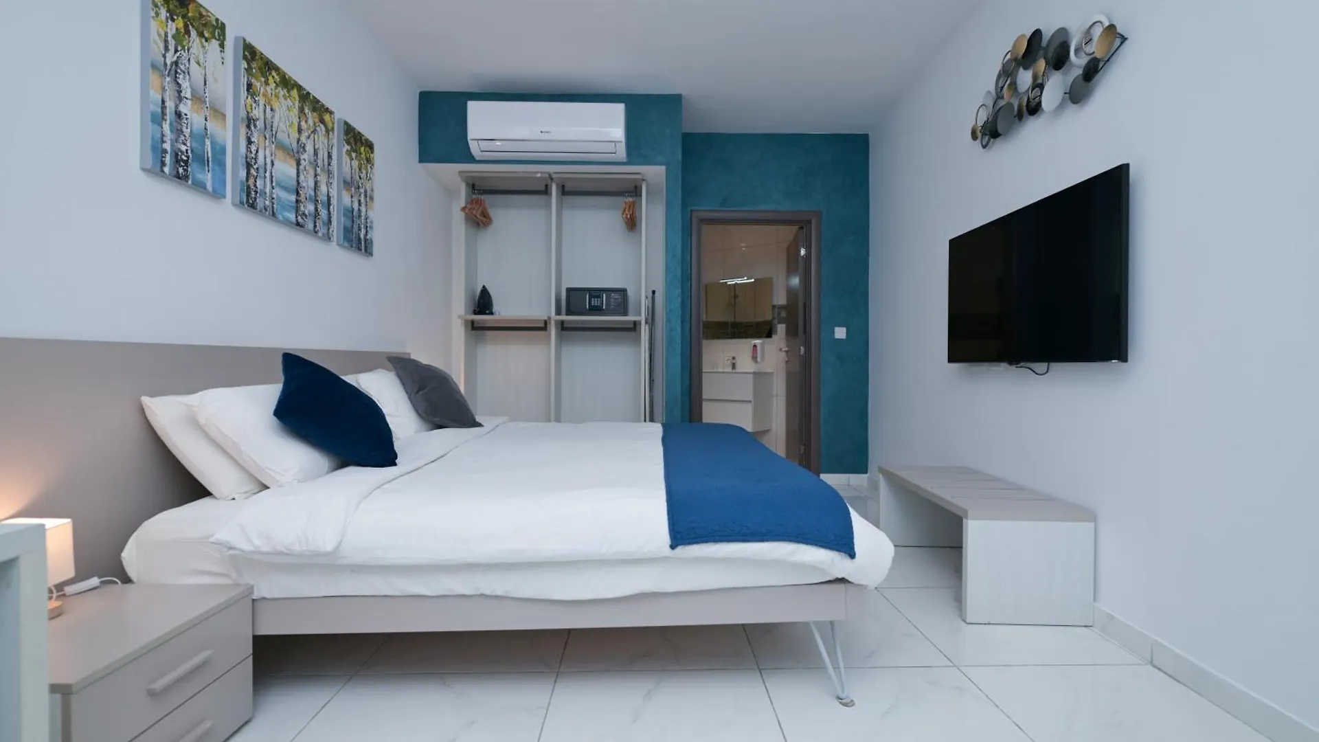 The Exiles Hotel Sliema