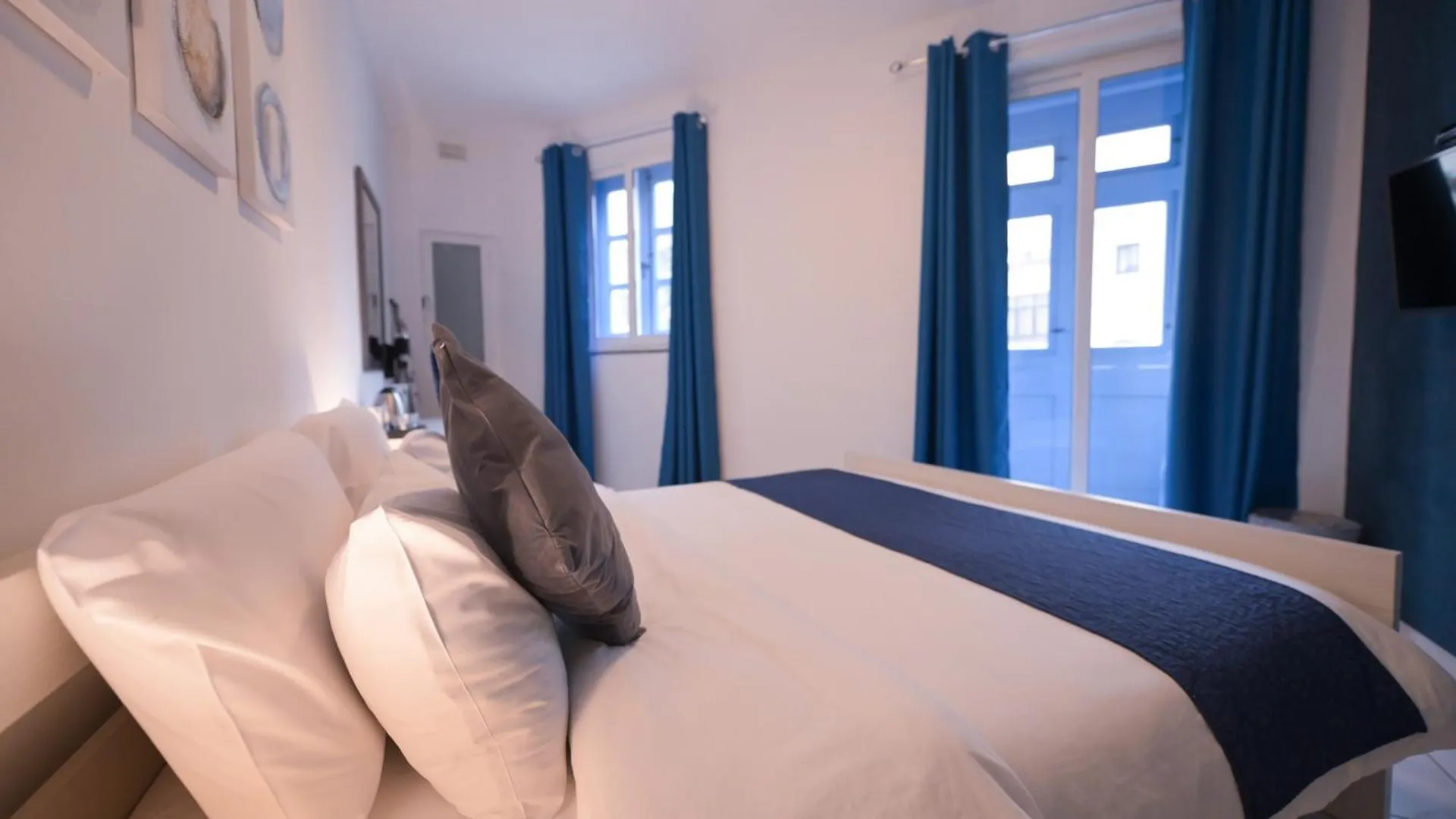 The Exiles Hotel Sliema 0*,